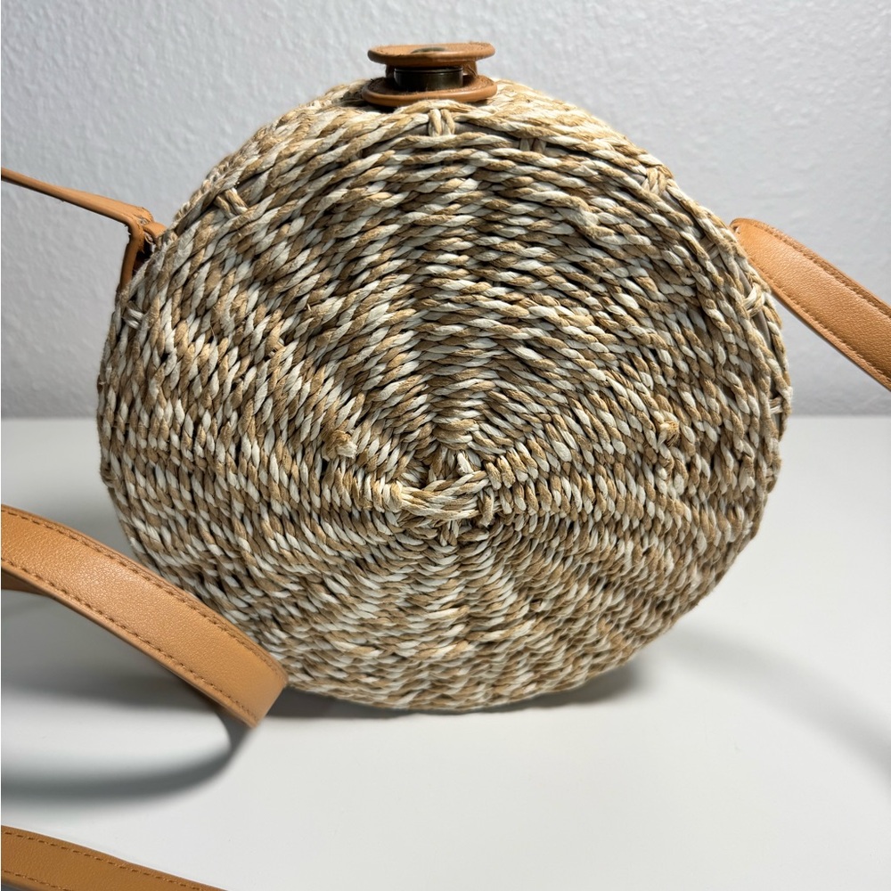 World Market Chic Tan Woven‎ Crossbody Bag - Picture 4 of 8